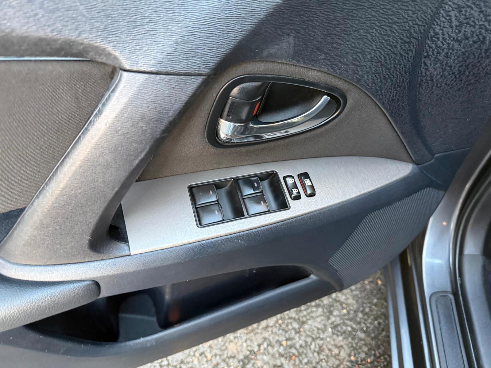 Toyota Avensis 2011 — photo 11