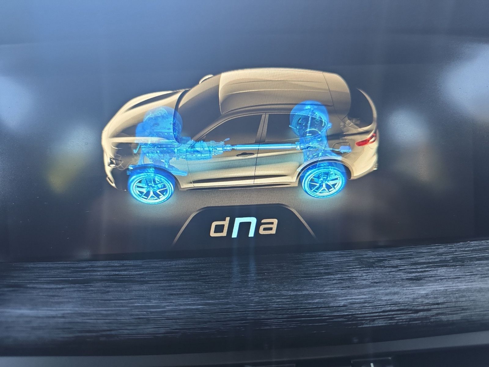 Fahrzeugabbildung Alfa Romeo Stelvio Super Q4 NAVI LEDER AUTOMATIK M+S
