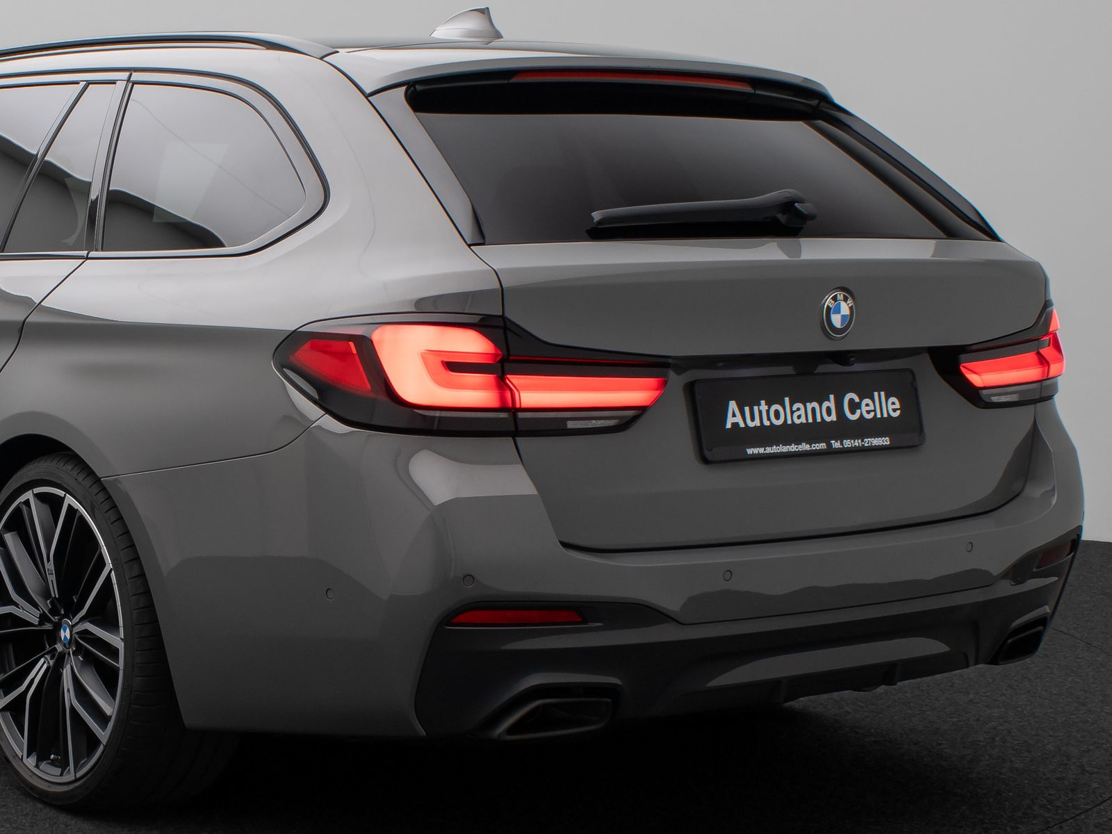Fahrzeugabbildung BMW 530d xD M Sport Laser Kamera HUD DAB H/K 4xKlima