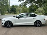 Volvo S60 T8 Plug-In AWD R Design *Pano*Head-Up**VOLL* - Volvo S60 aus 2021