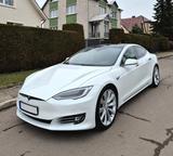 Tesla Model S 75 -D - weiße Tesla Model S