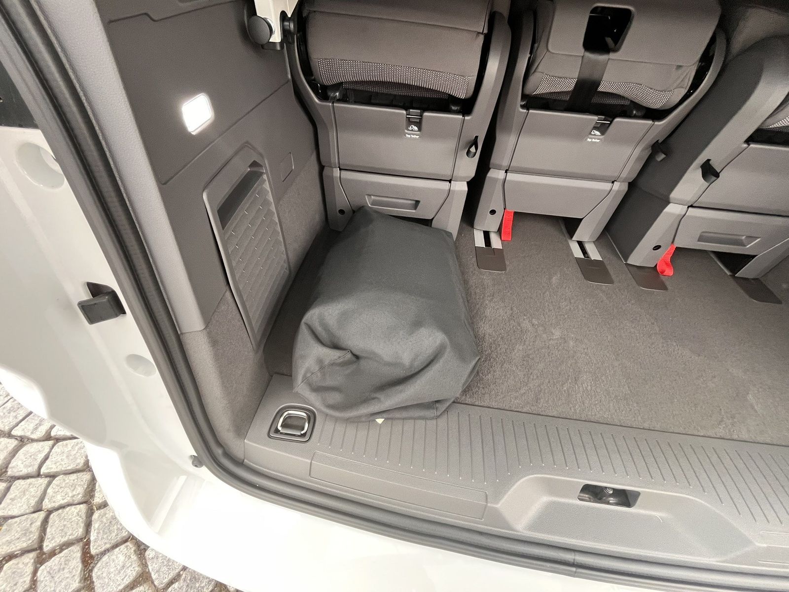Volkswagen T7 Multivan 2,0 TDI DSG Edition Lang Gute Nacht  foto 10