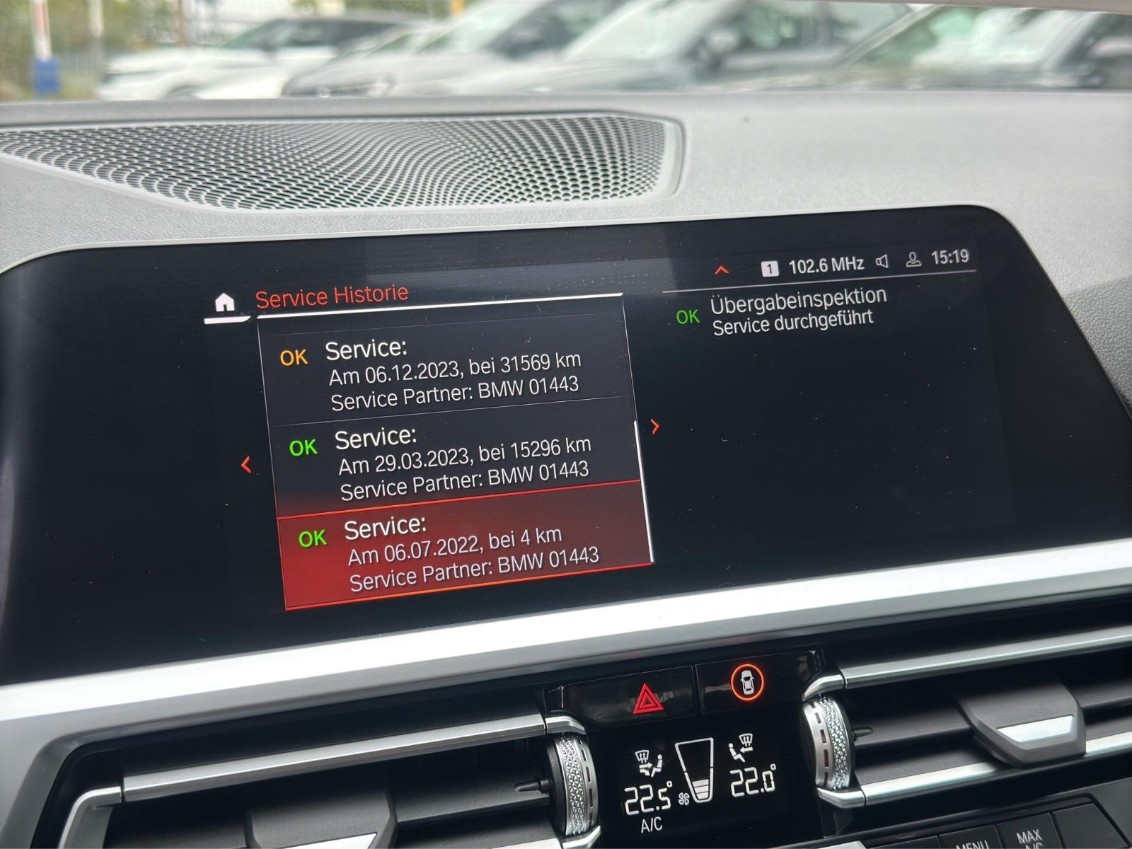 BMW 318 i M Sport*ALU*LED*PDC*EFH*NAVI*AMBIENTE*