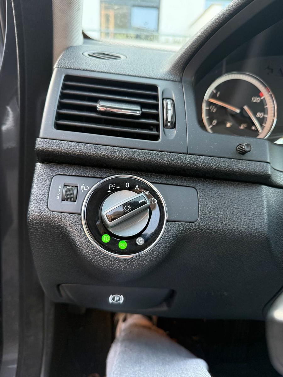 Mercedes-Benz C220 2008 — photo 9