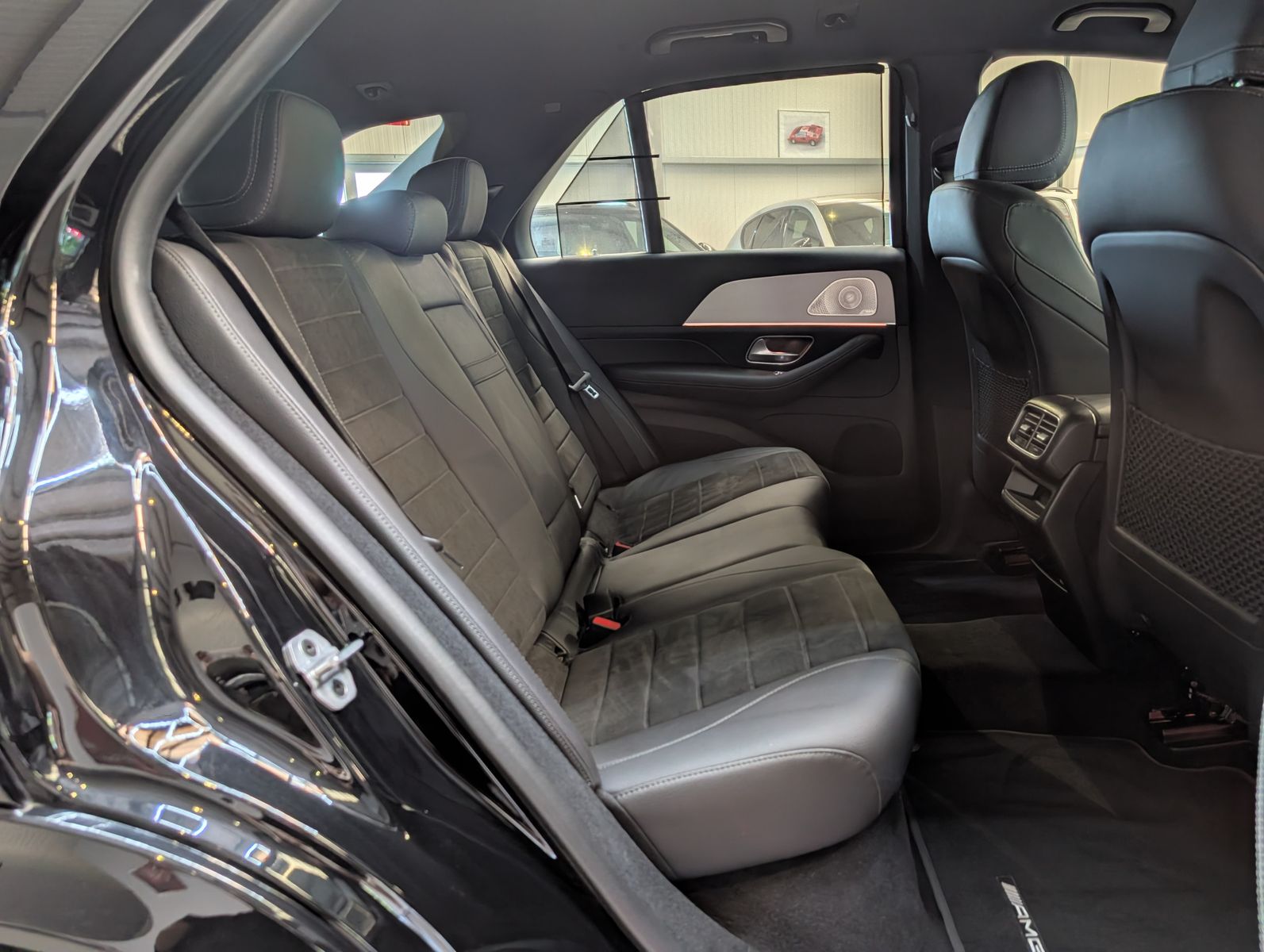 Fahrzeugabbildung Mercedes-Benz GLE 450 AMG 4M*AIRMATIC*LED*BURMESTER*CAM*NIGHT*