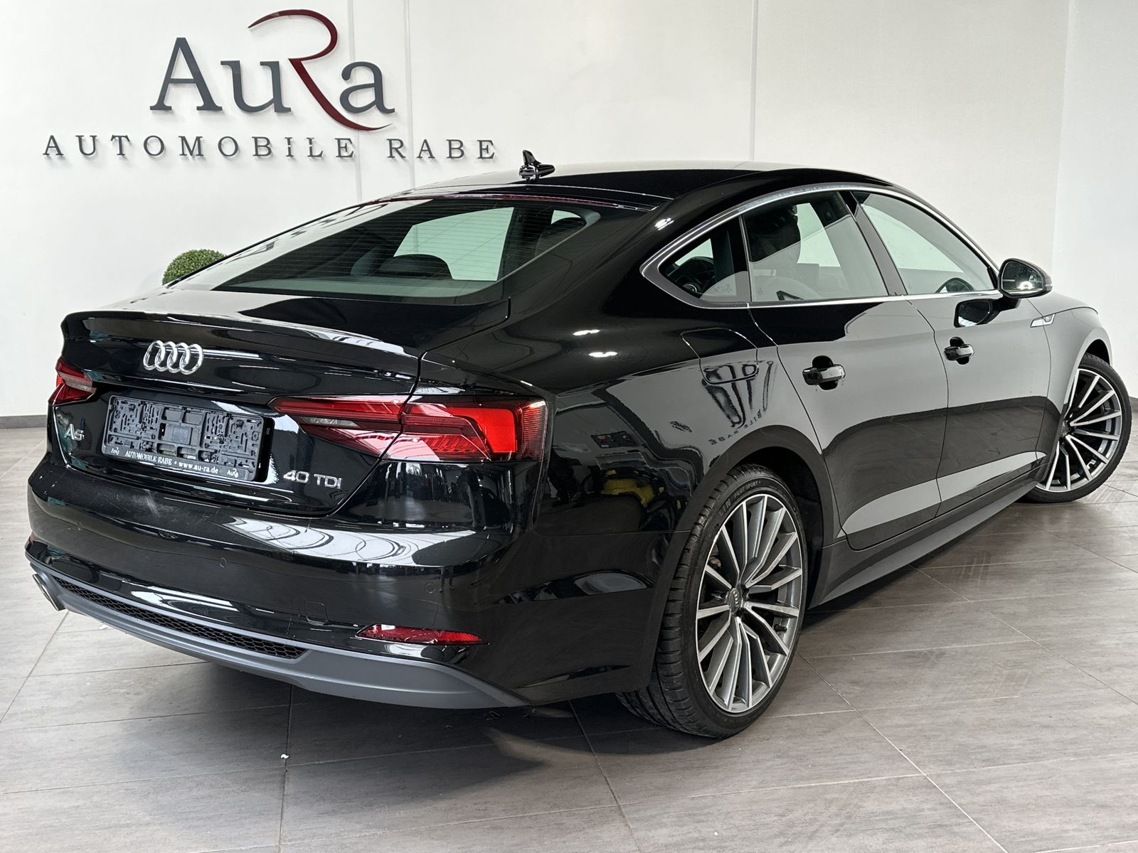 Fahrzeugabbildung Audi A5 40 TDI S-Line Aut. NAV+LED+ACC+AHK+19ZOLL+2HD