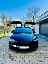 Tesla Model X Tri-Motor Allradantrieb Plaid 1. Hand - Tesla Model X: Plaid