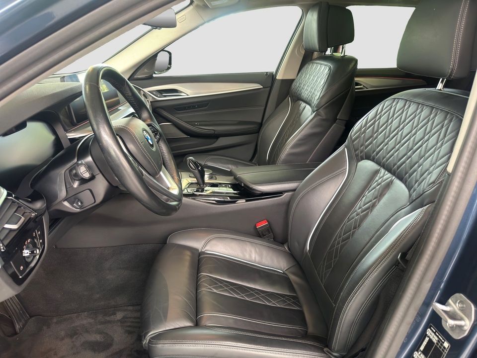 BMW 530i xDrive Touring Pano HUD AHK H&K DrAssProf foto 10