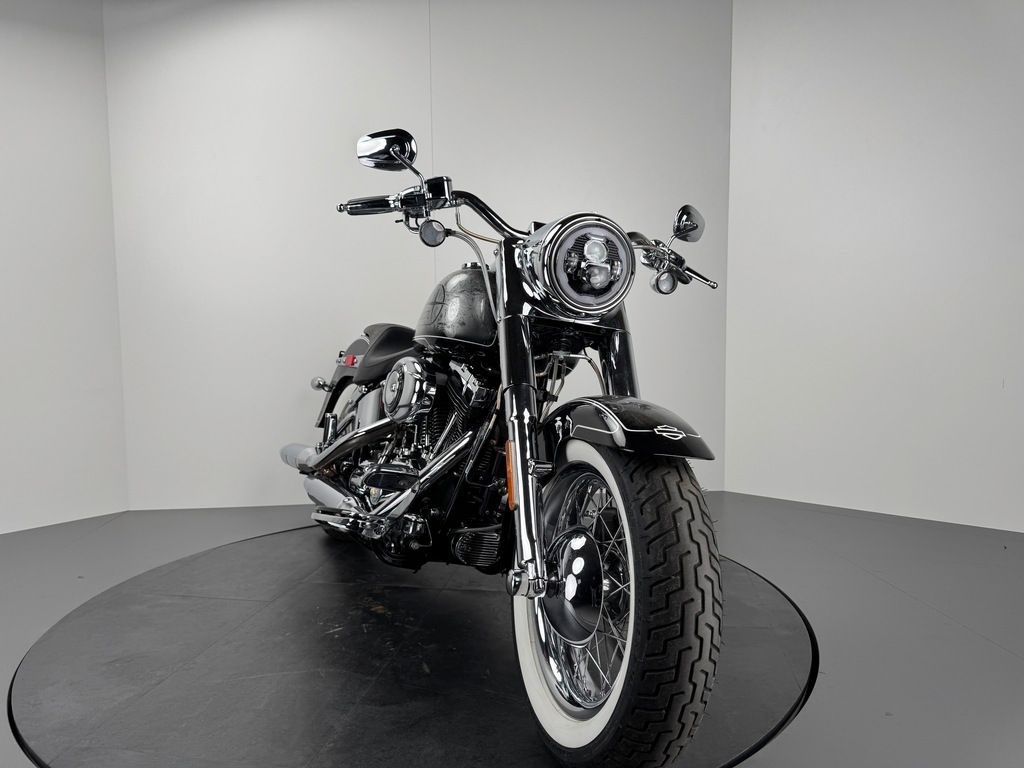 Fahrzeugabbildung Harley-Davidson SOFTAIL HERITAGE *ShinyGreyStar *Costum