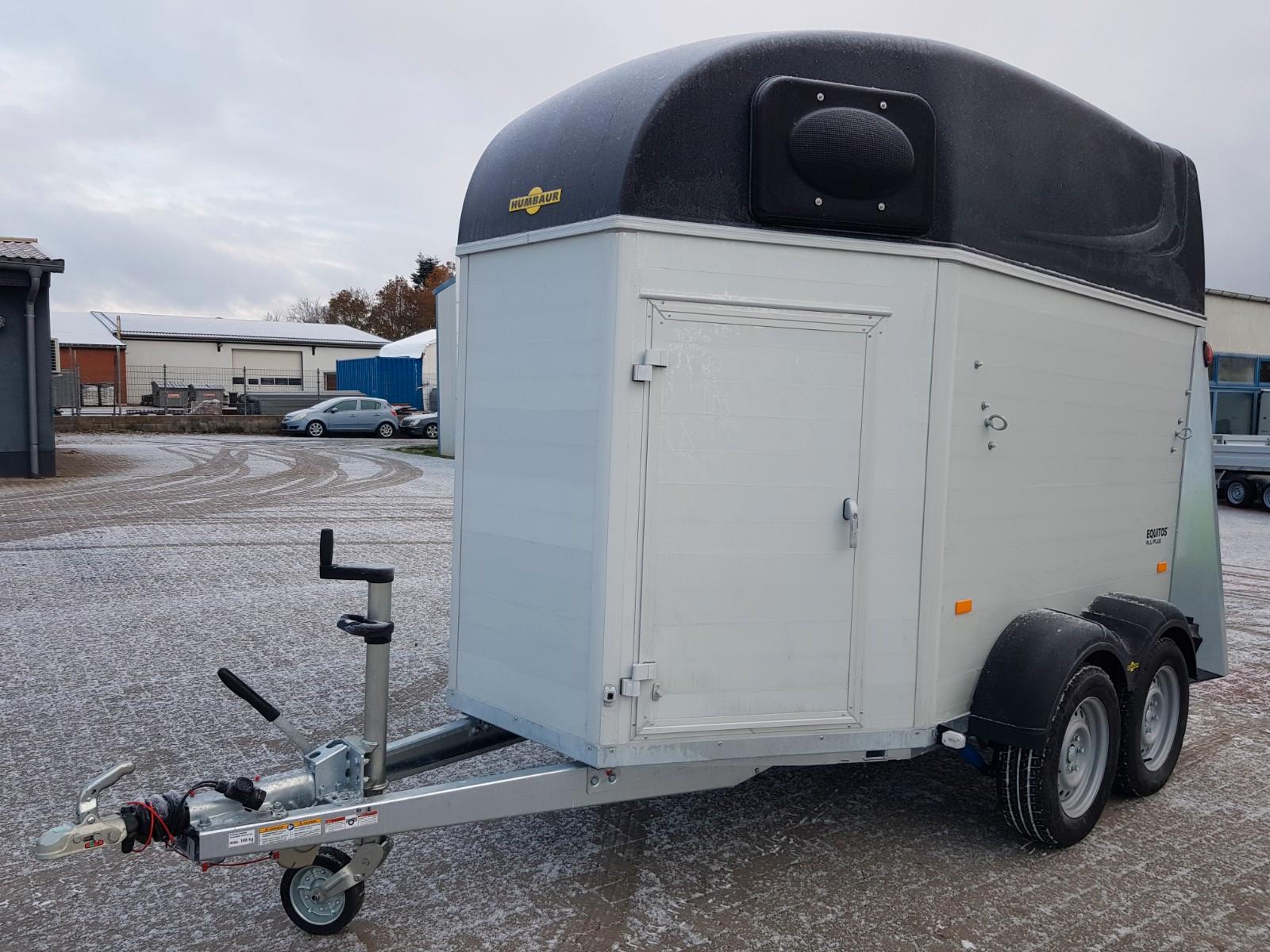 Humbaur Equitos Alu Plus 2,4t Pferdeanhänger Alu Boden