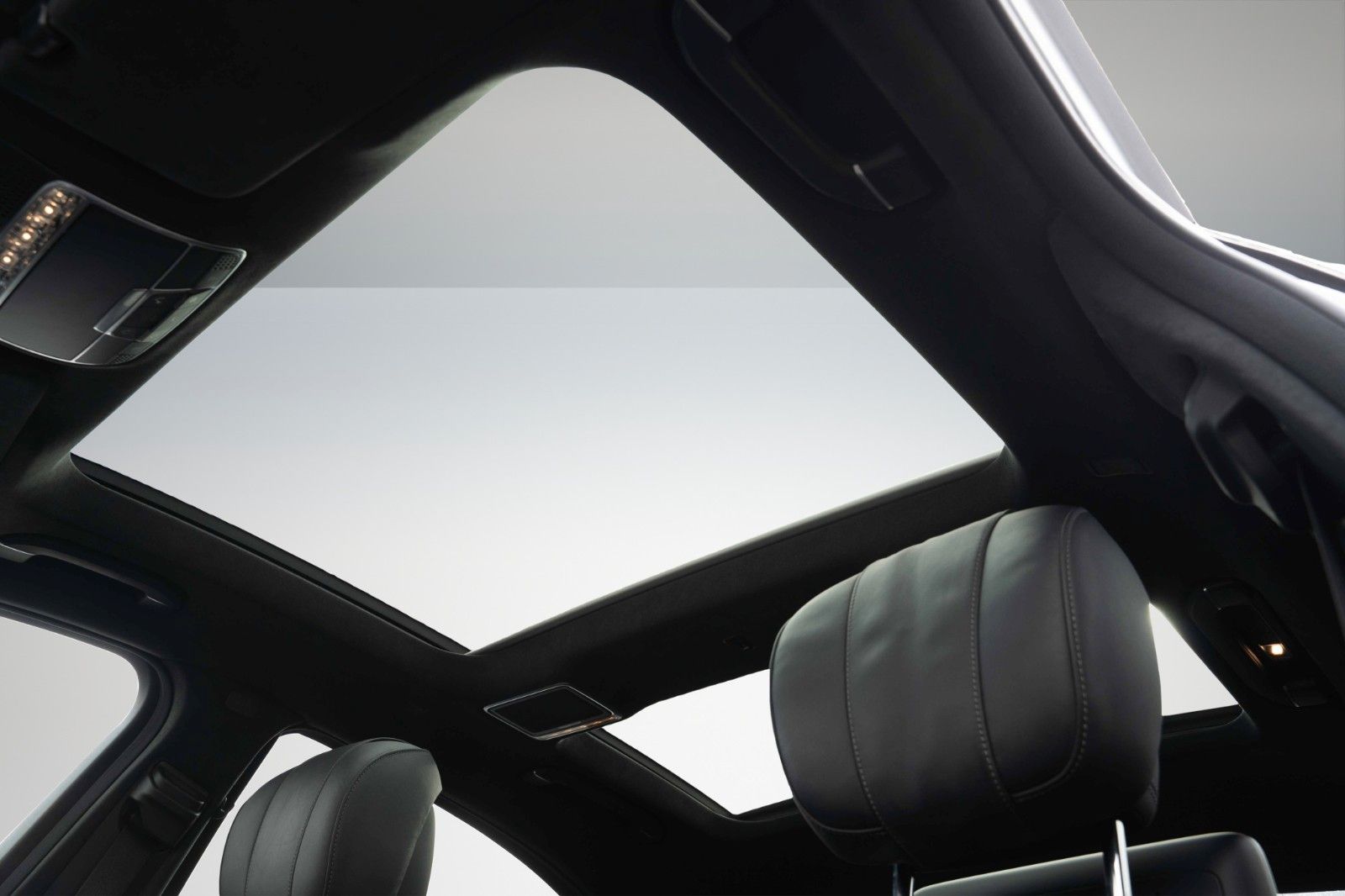 Fahrzeugabbildung Mercedes-Benz S 63 AMG L 4MATIC BURM PANO HUD LED DVD 360°