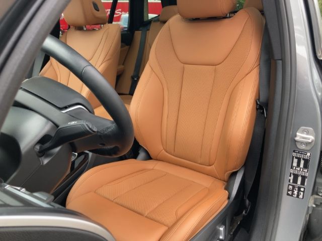 BMW X3 xDrive 20i HUD StandHZG El. Panodach Panorama foto 6