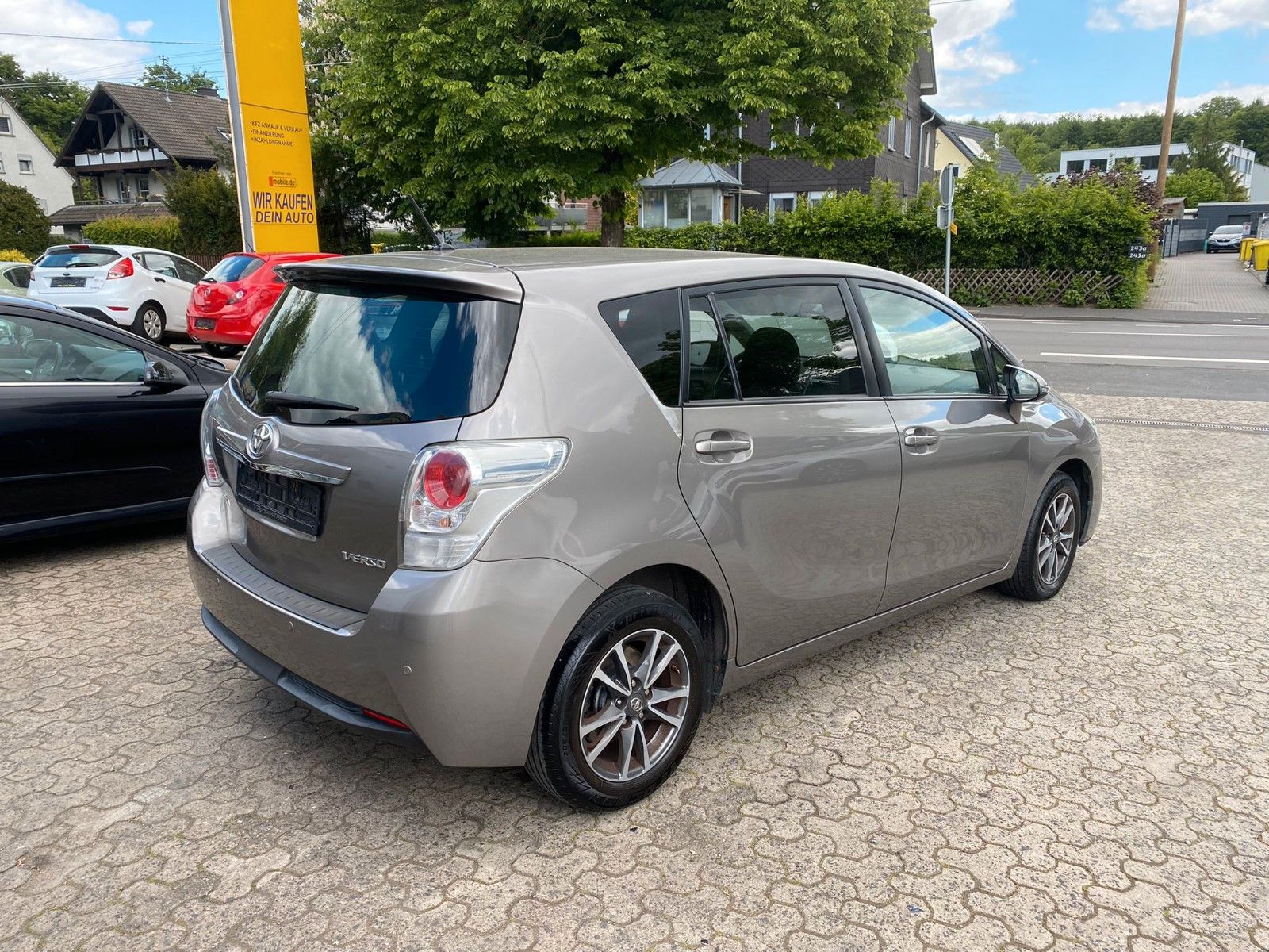 Fahrzeugabbildung Toyota Verso Comfort