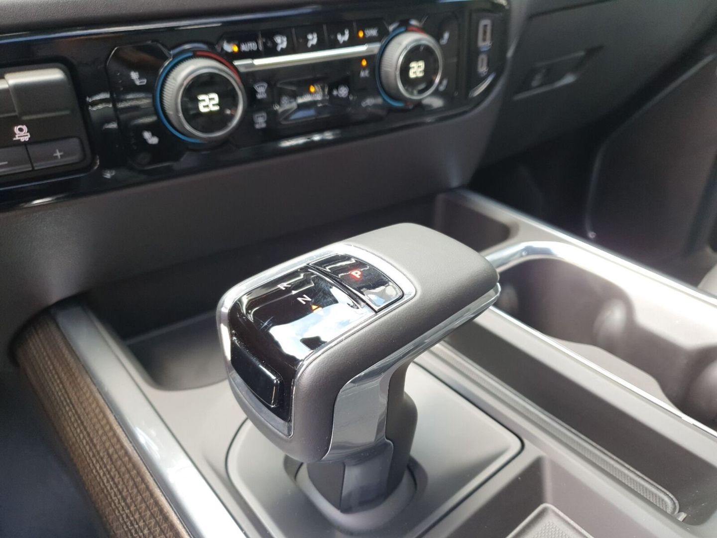 Fahrzeugabbildung Chevrolet Silverado 1500 LT Trailboss-MY25-Vollausstattung