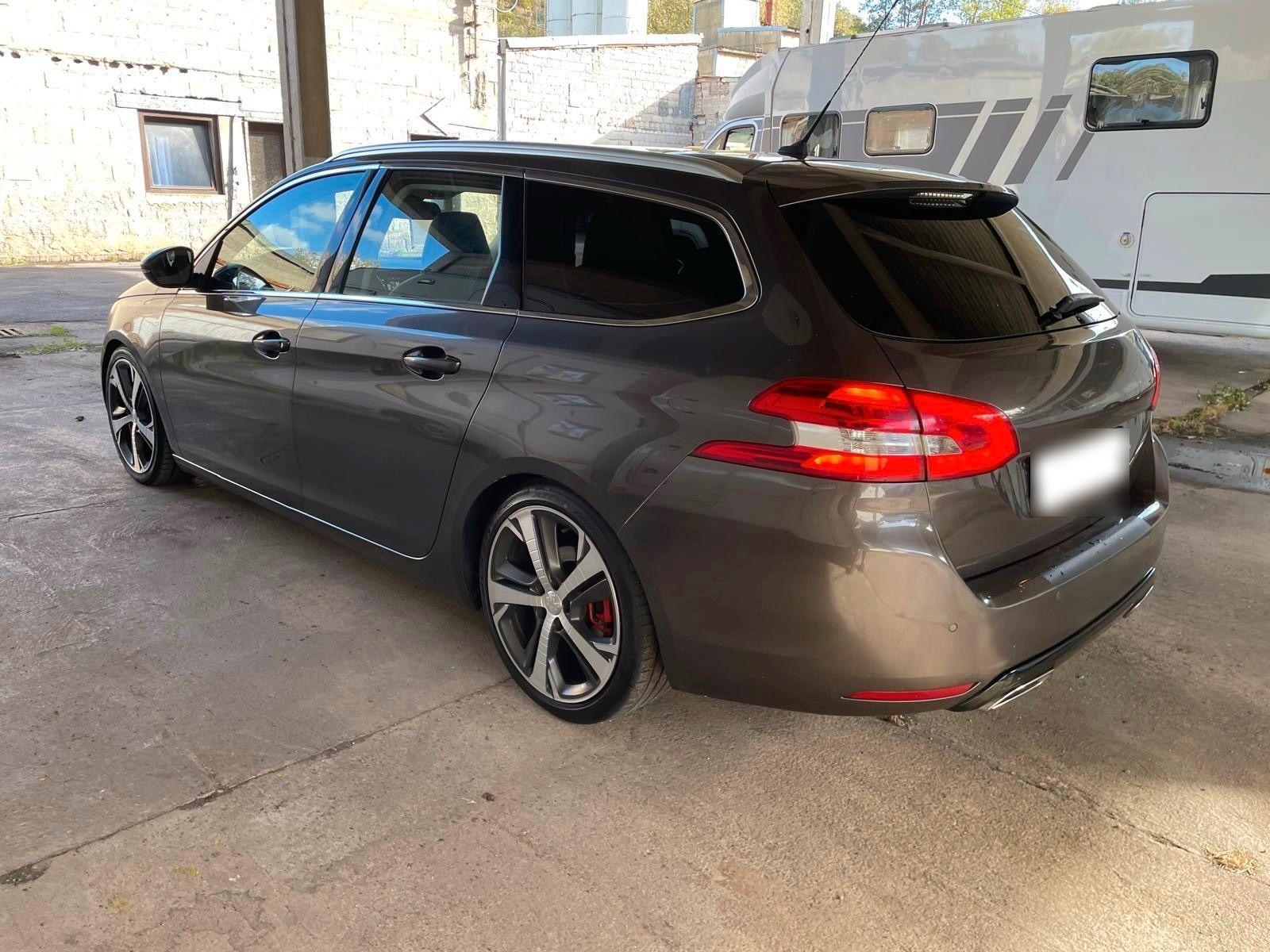 Peugeot 308 2015 — rear view