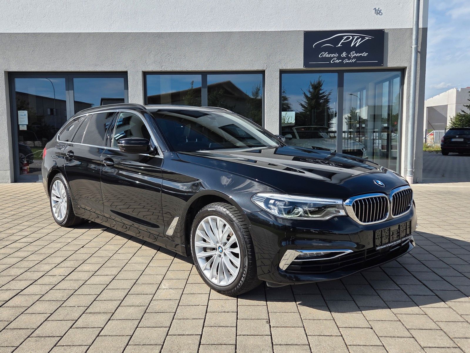 BMW 540i Touring xDrive Luxury Line H&K Pano ACC foto 2