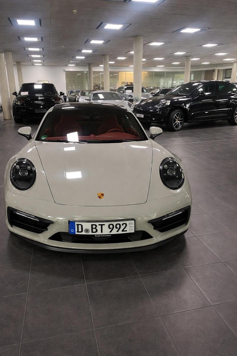 Porsche 911 Carrera GTS Kreide !!! Neuwagen NUR 90km !!!