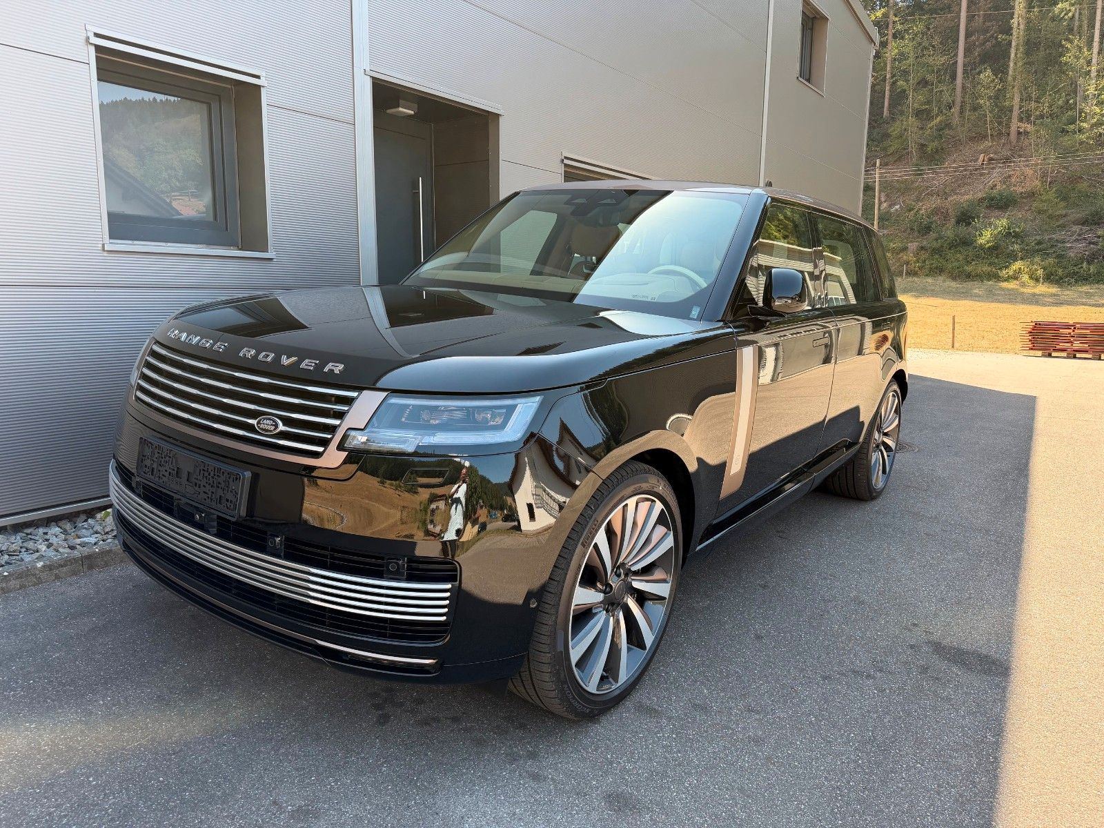 Land Rover Range Rover SV P615 LWB / Signature Suite