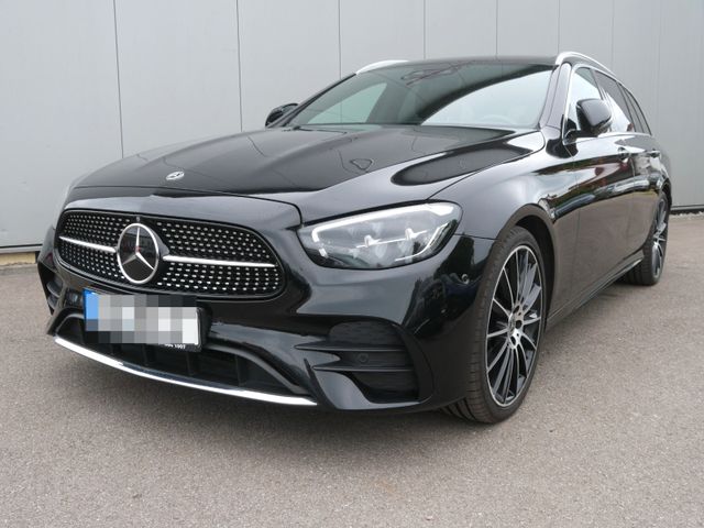 MERCEDES-BENZ E 400d T 4Matic AMG-Line DISTR/PANO/360/AHK/STHZ