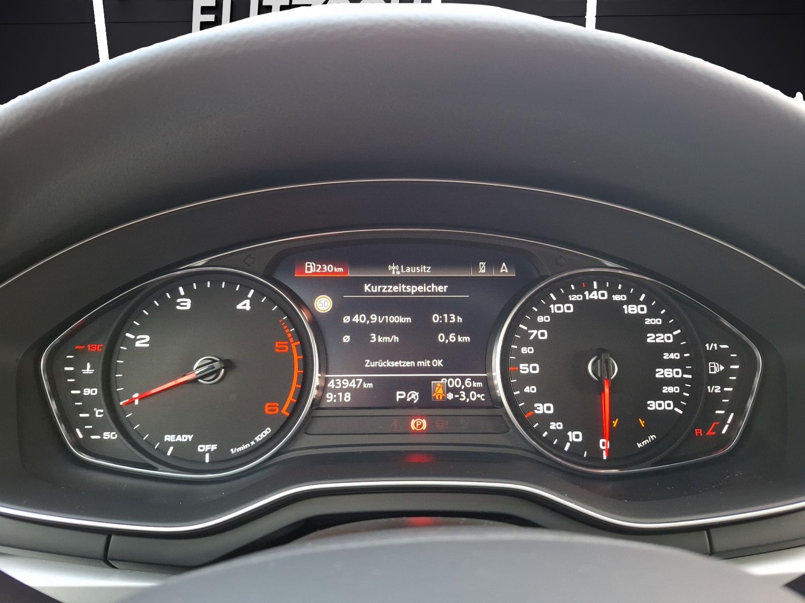 Fahrzeugabbildung Audi A4 Avant 35 TDI S-line S-tronic Matrix Navi ACC