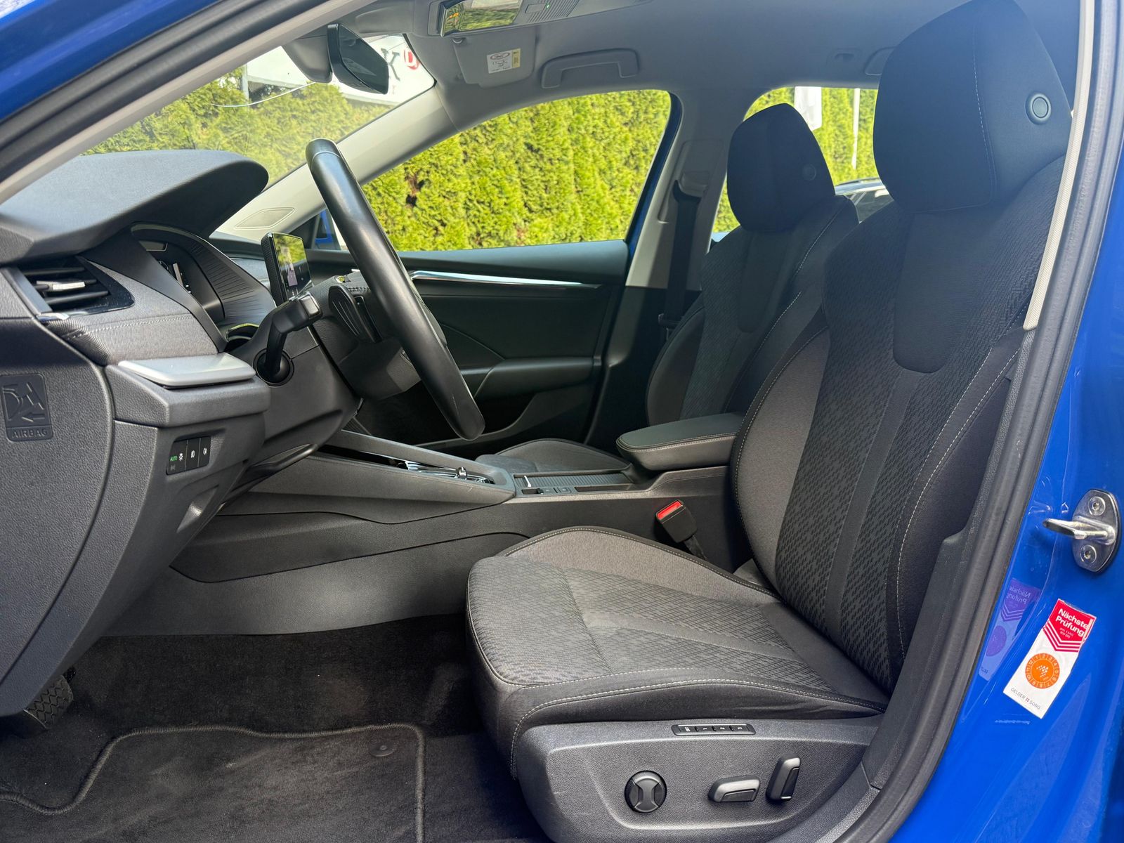 Fahrzeugabbildung SKODA Octavia 2.0 TDI DSG Style LED+KAM+SHZ+AMBI+CARPL