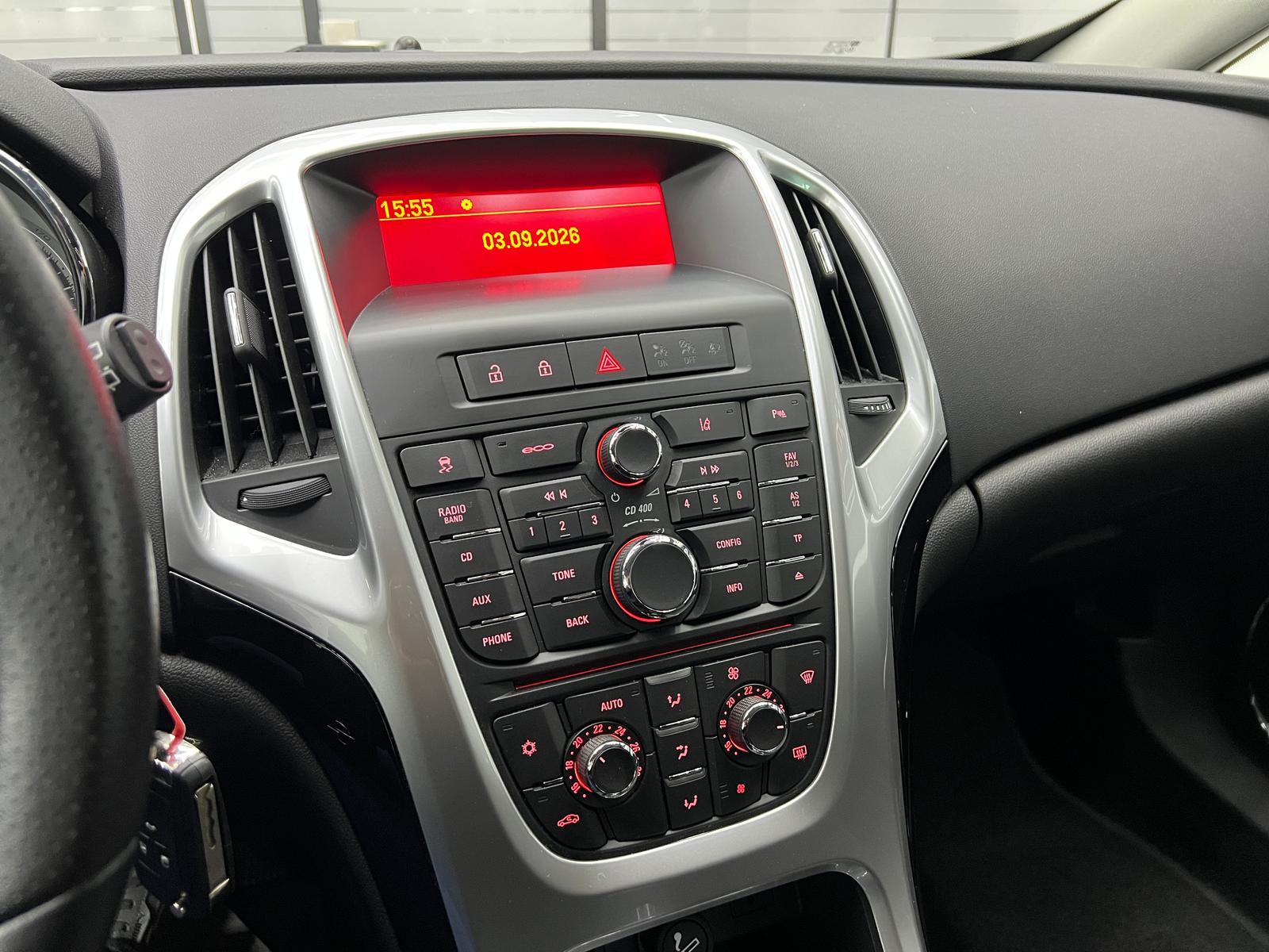 Opel Astra 1.6 GTC SIDI Turbo Innovation Metallic