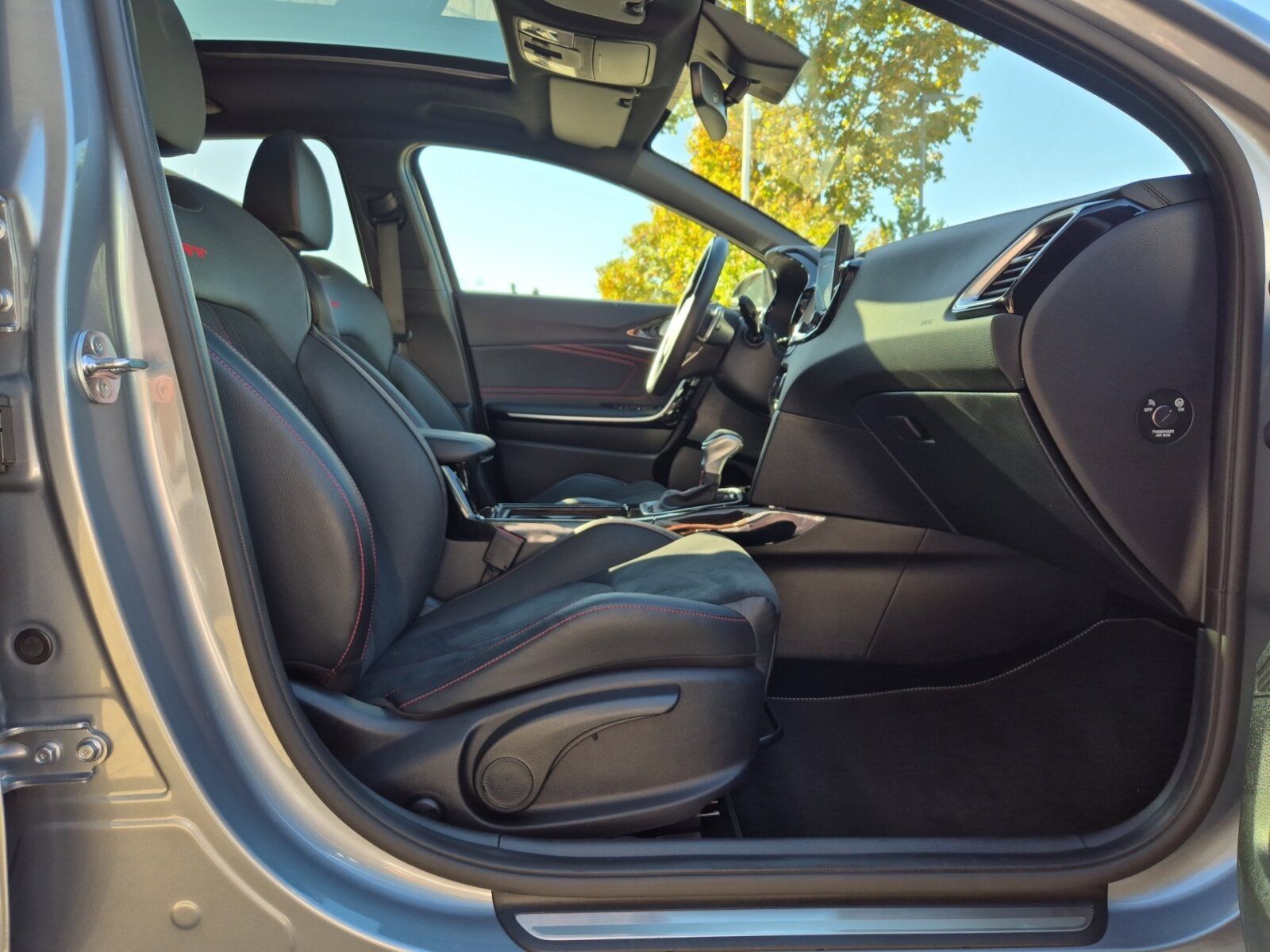 Fahrzeugabbildung Kia Ceed 1.6T-GDI GT KOMFORT-PAKET GLASDACH