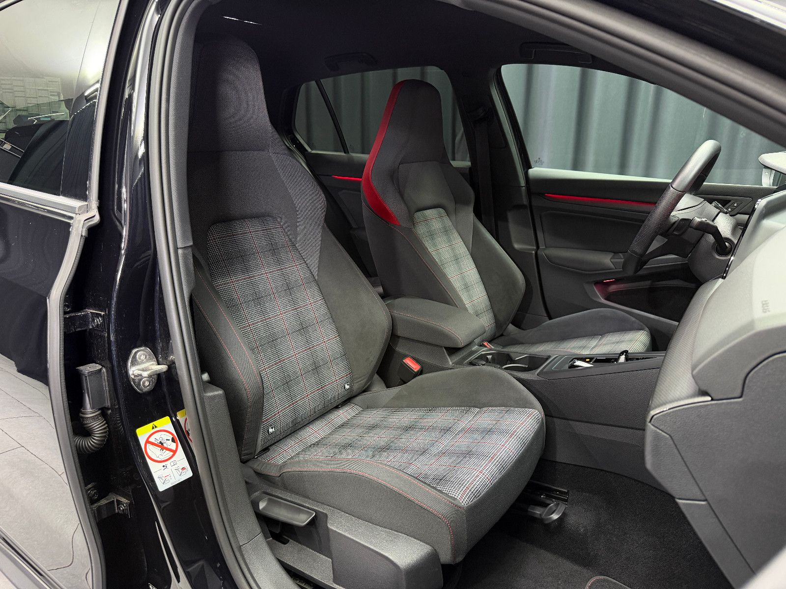 Fahrzeugabbildung Volkswagen Golf VIII Lim. GTI|H&K|HuD|U-Frei|D-FZG