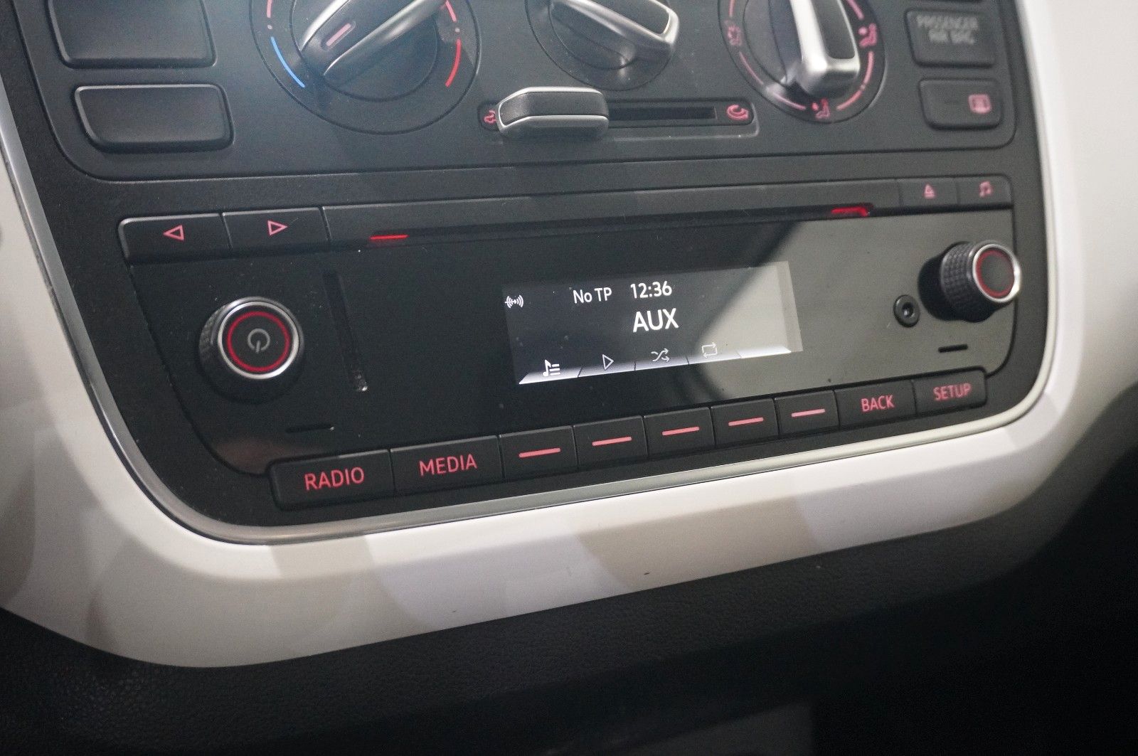 Fahrzeugabbildung SEAT Mii 1.0 MPI CHIC 3-TÜR KLIMA/PDC/USB/TEMP./AUX