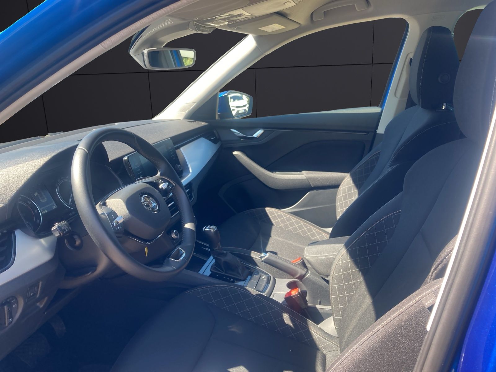 Fahrzeugabbildung SKODA Kamiq TSI Drive-125 DSG LED Climatronic GRA PDC