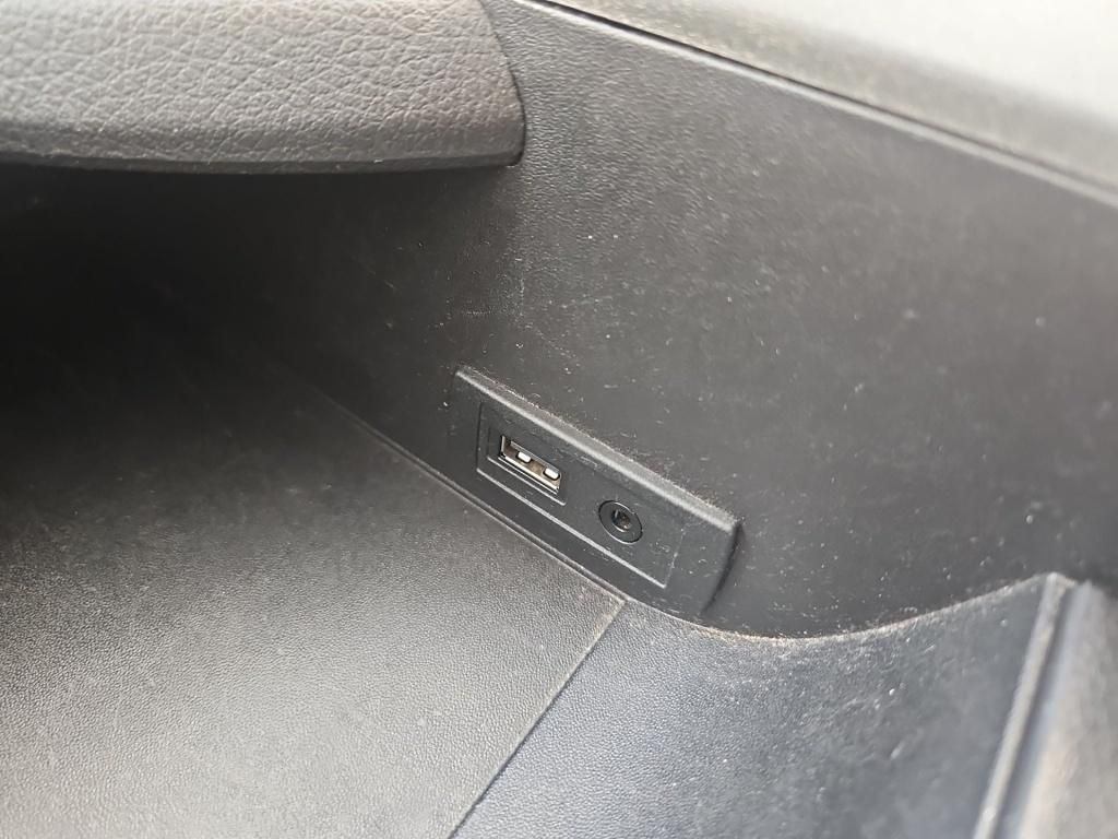 Fahrzeugabbildung Mercedes-Benz Sprinter 316 Doka Pritsche 4x4 6 Sitze Klima