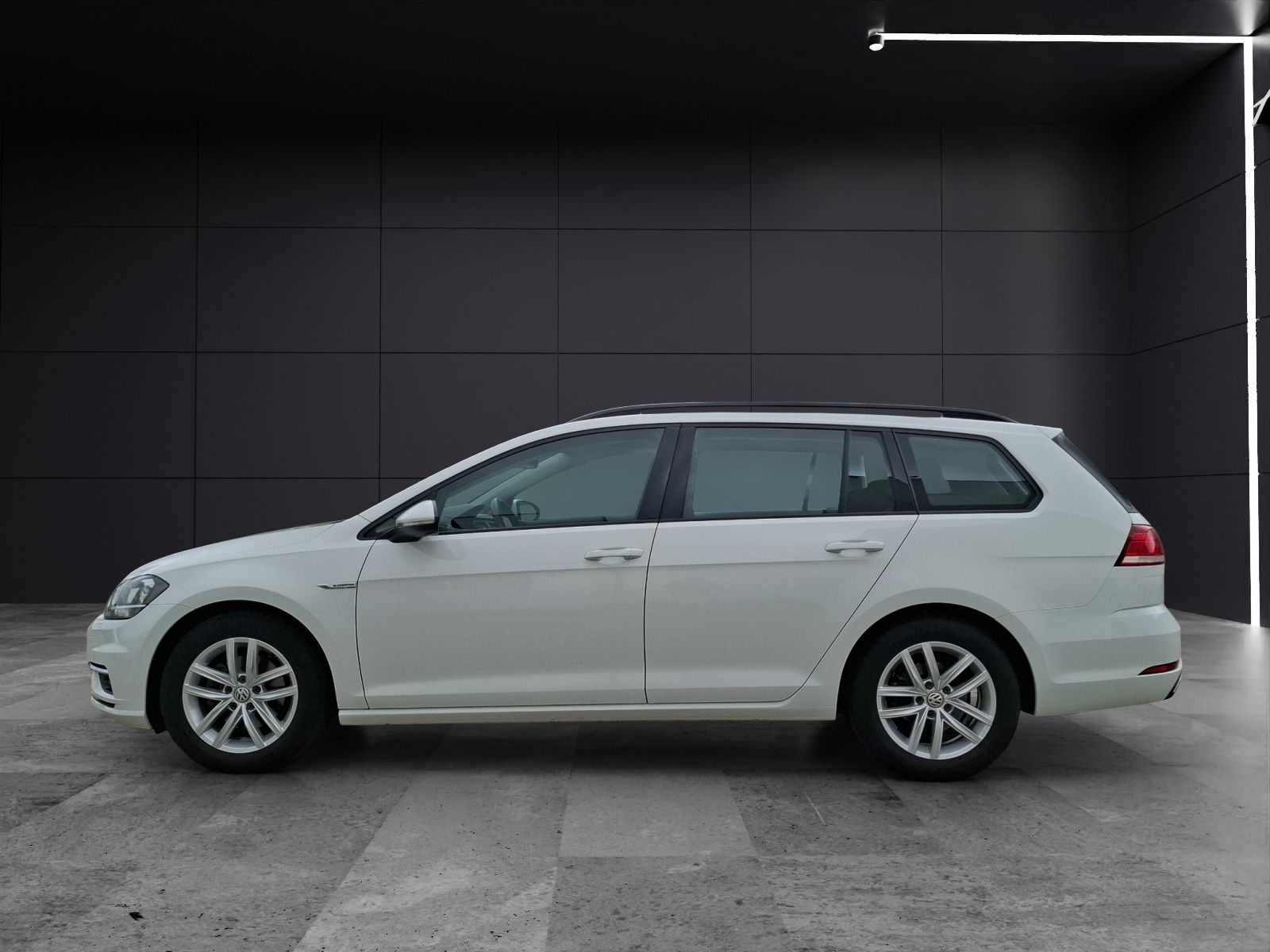 Fahrzeugabbildung Volkswagen Golf VII Variant TSI Comfortline Navi ACC RFK SH