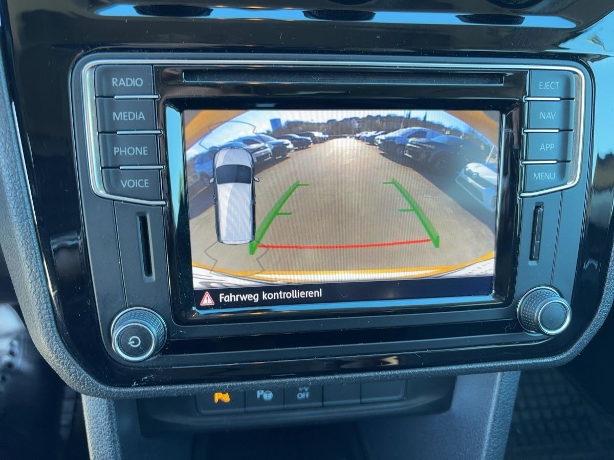 Fahrzeugabbildung Volkswagen Caddy Highline 2.0 TDI DSG Navi Kamera