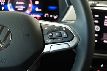 Volkswagen Touran 2.0 DSG R-Line 7-Sitze AHK Kamera