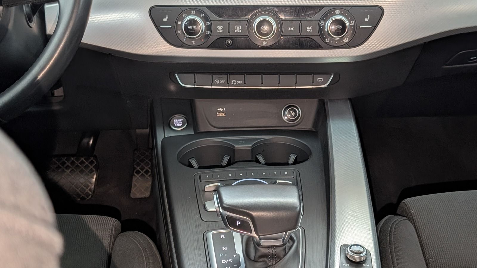 Fahrzeugabbildung Audi A4 Avant 35 TDI sport S-tronic LED * Navi