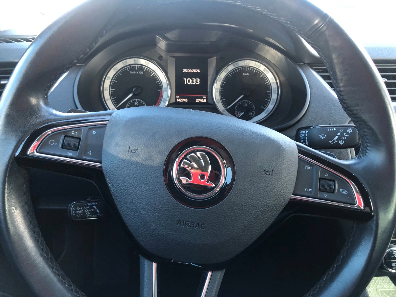 Fahrzeugabbildung SKODA Octavia Combi Premium Edition
