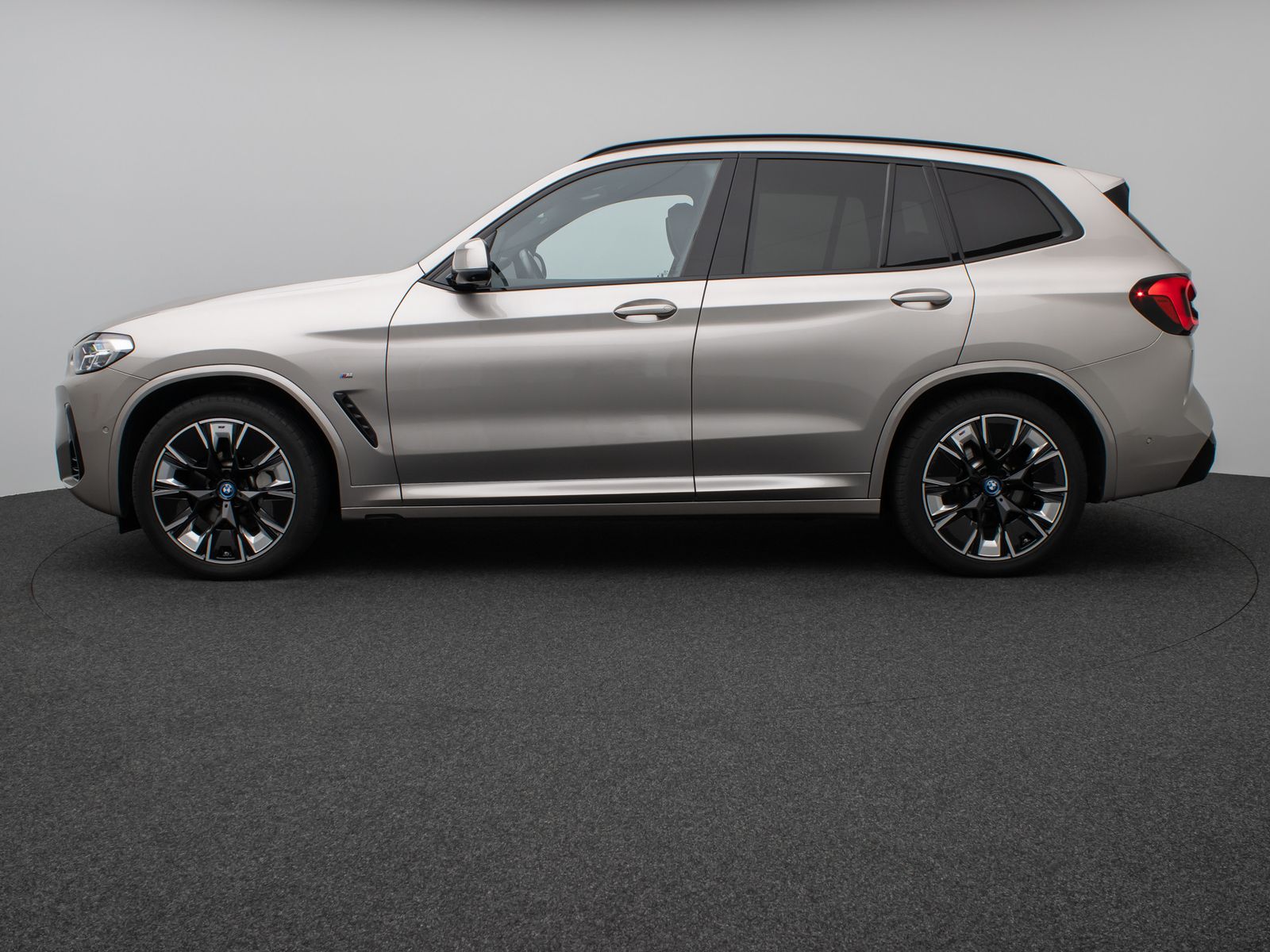 Fahrzeugabbildung BMW iX3 Impressive M Sport Panorama 360°HUD DAB H/K