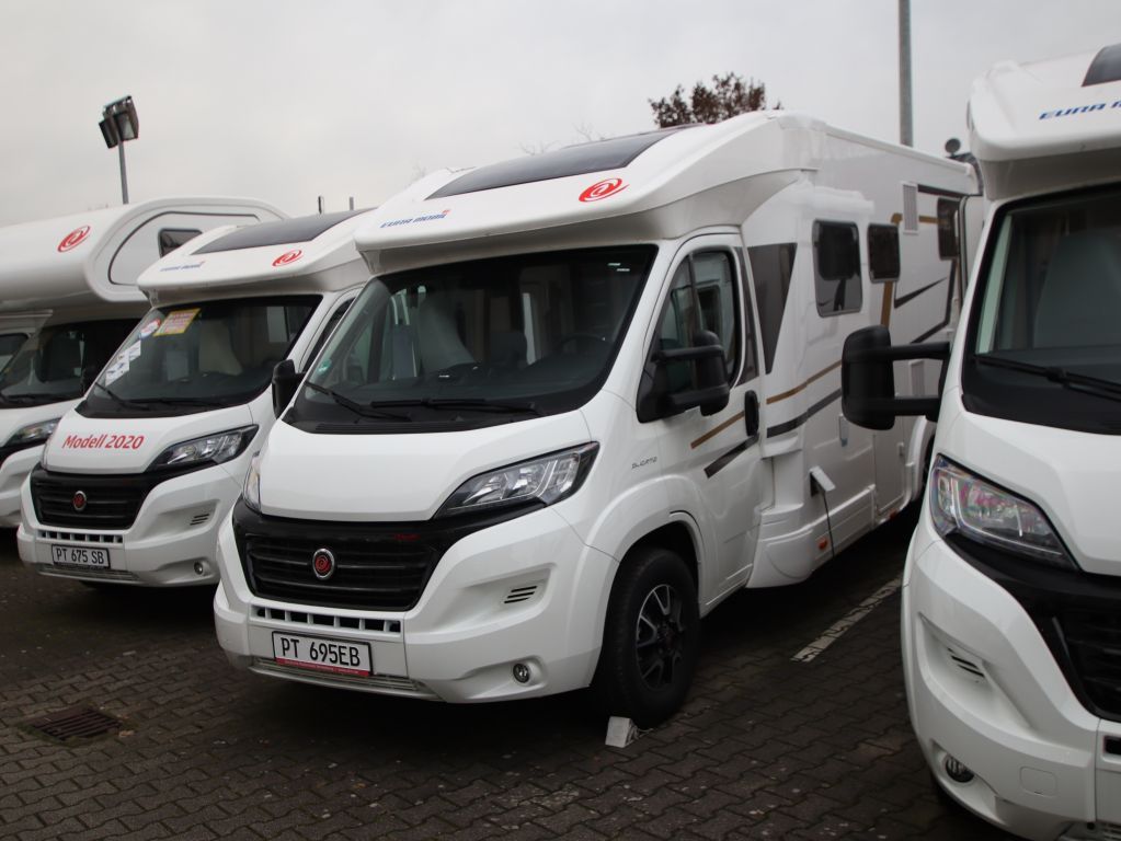 Fahrzeugabbildung Eura Mobil Profila T 695 EB *Black November Preis*