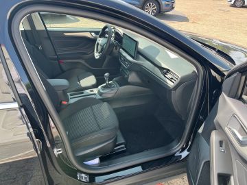 Bild 13 Ford Focus Turnier Titanium MHEV B & O Navi Soundsyst