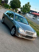 Mercedes-Benz C Klasse 240 4-MATIK Benzin Automatik 137.... - Mercedes-Benz E 240: Kombi