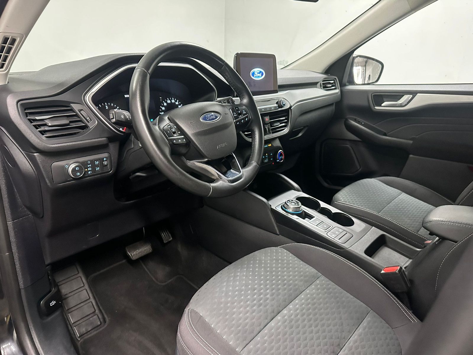 Fahrzeugabbildung Ford Kuga 1.5 EcoBlue Cool & Connect *KLIMA*NAVI*SH*