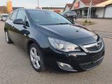 Opel Astra J 1.4 Turbo Sport Xenon/PDC TÜV 04.2027 - Opel Astra aus 2010: Turbo