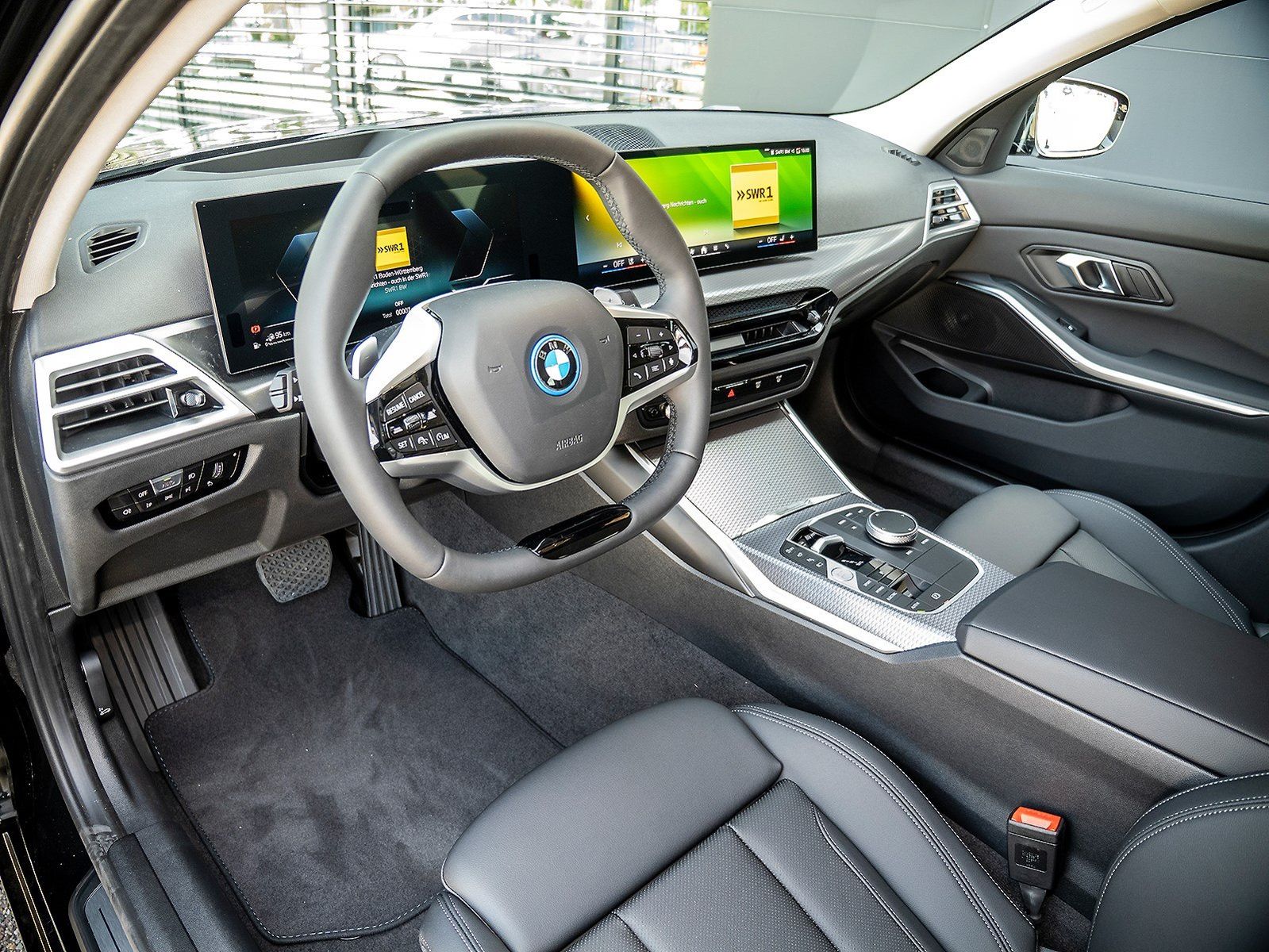 BMW 330e xDrive SEPTEMBER RUN 18.300 EUR sparen imagem 3