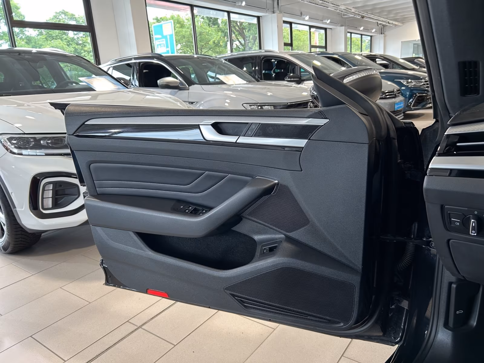 Volkswagen Arteon 2.0 TSI DSG R-Line NAVI PRO KAM LED APP A, миниатюра 14