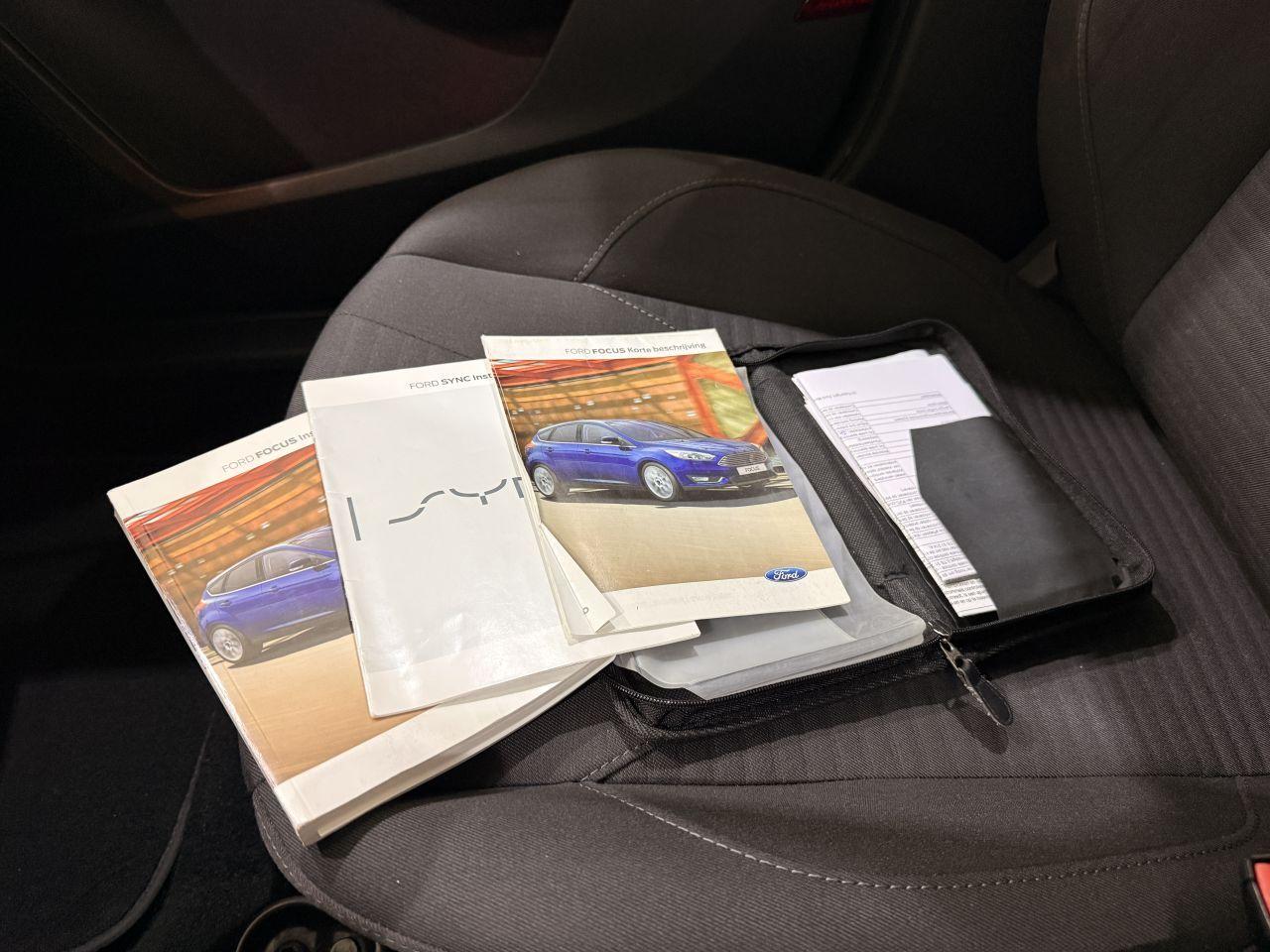 Ford Focus 2015 — фото 23