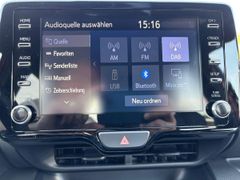 Fahrzeugabbildung Toyota Yaris 1.5 VVT-i Premiere AUTO 15 JAHRE GARANTIE