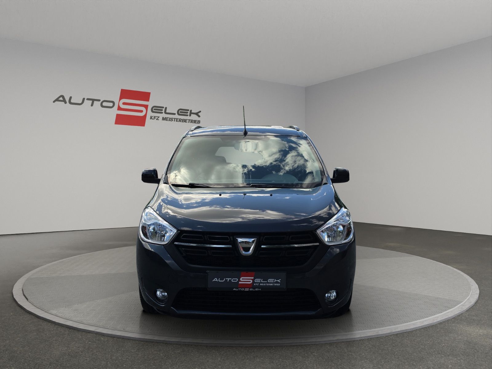 Fahrzeugabbildung Dacia Lodgy Comfort 7x Sitzer Navigation Tempomat