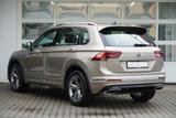 Volkswagen Tiguan 2.0 TSI DSG R-line 4M LED Navi ACC AHK - mit Benzin-Antrieb: Beige, Leichtmetallfelgen