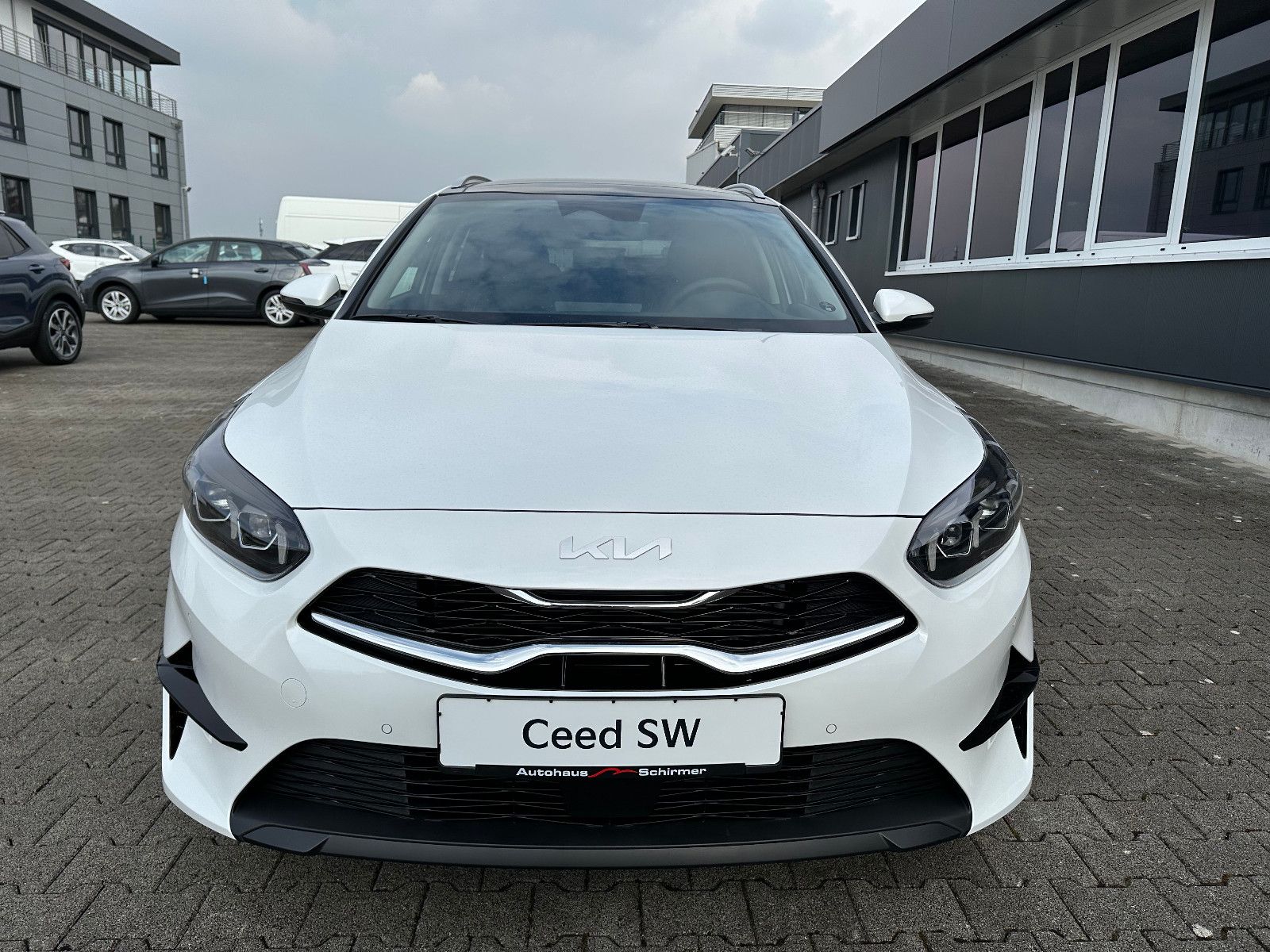 Fahrzeugabbildung Kia cee'd Sportswagon 140PS DCT7 Platinum Glasdach