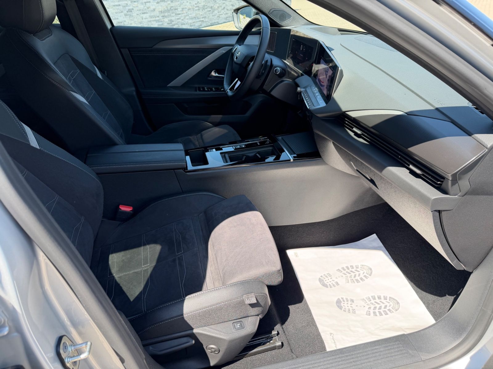 Fahrzeugabbildung Opel Astra 1.6 Hybrid°180 PS°GS Line°Kamera°Leder°LED